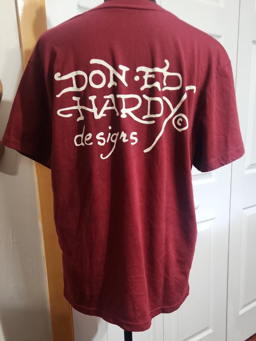 Ed Hardy Burgundy " Love Kills" Tee with Tiger & Skull Heart - Picture 4 of 5